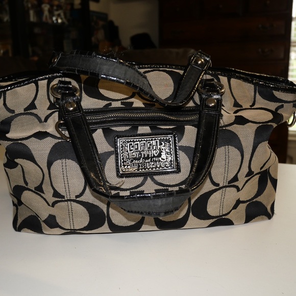 Coach - Picture 2 of 3